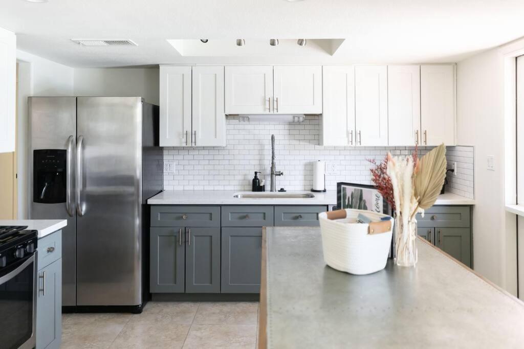 New! Scottsdale/phx Retreat, Heated Pool, Hot Tub Feriehus