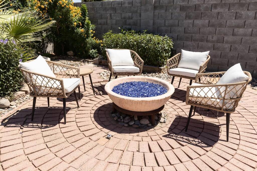 New! Scottsdale/phx Retreat, Heated Pool, Hot Tub Holiday home *